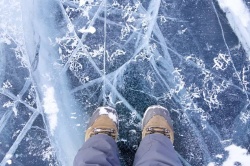 Выход и выезд на лед запрещены