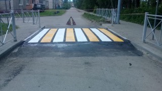 В Кострово отремонтировали тротуар и пешеходный переход