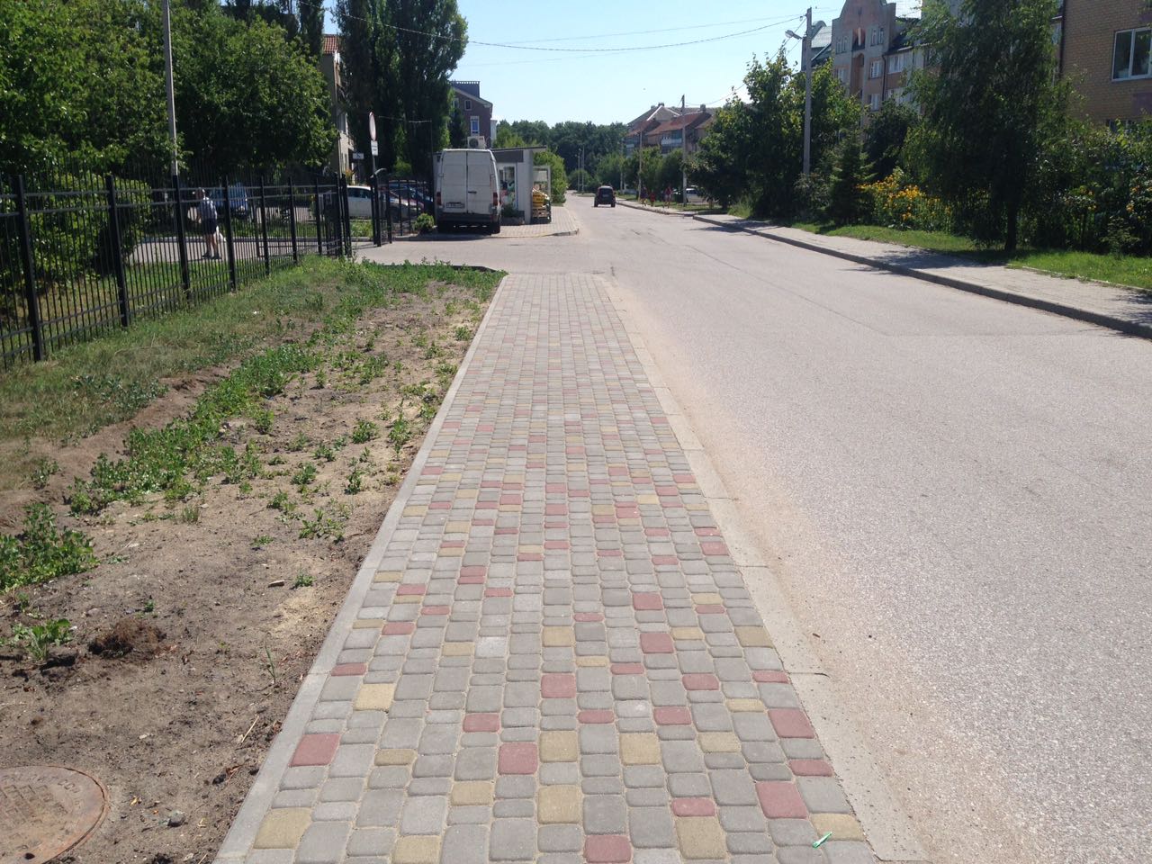 В Зеленоградске два новых тротуара