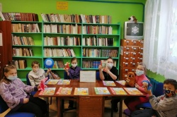 Знакомство с зарубежными детскими писателями в библиотеке посёлка Кострово
