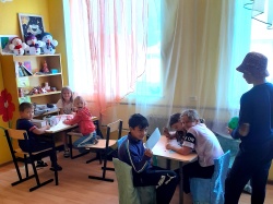 В библиотеке поселка Луговское детям рассказали о 10 правилах долголетия