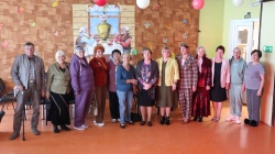 В поселке Рыбачий поздравили с праздником старшее поколение