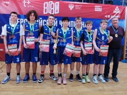 Баскетболисты Зеленоградской школы стали бронзовыми призерами чемпионата «КЭС-БАСКЕТ»