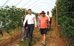 Губернатор Калининградской области посетил ягодное хозяйство в Клюквенном